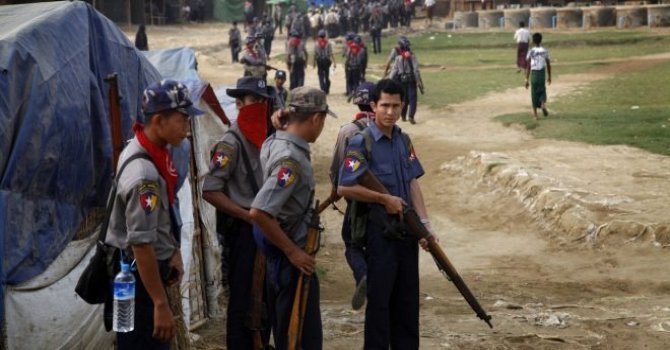 Müslüman mahalleler Budistlere peşkeş çekiliyor