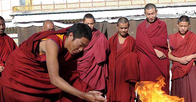 Myanmar'da İslam karşıtı rahipler, ücretsiz özel okul açıyor