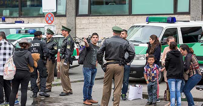 BMMYK Macaristan Basın Sözcüsü Simon: Macaristan'ın izlediği mülteci politikası endişe verici