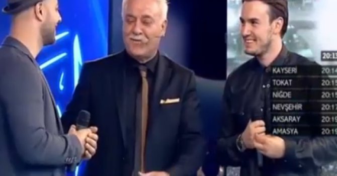 Mustafa Ceceli'den Nihat Hatipoğlu'na ilginç soru