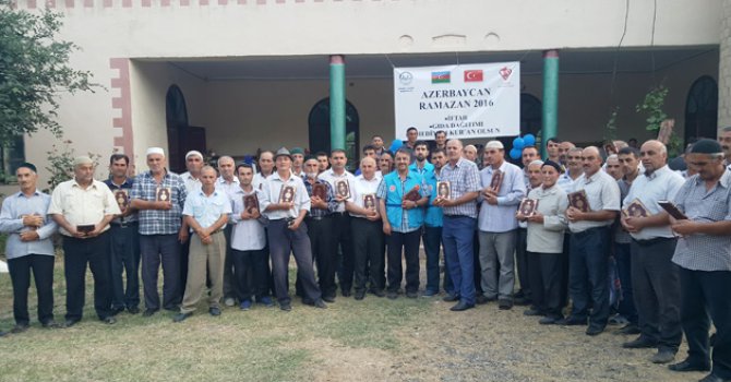 Diyanet Vakfı'ndan Azerbaycan'a 5 bin Kur'an-ı Kerim