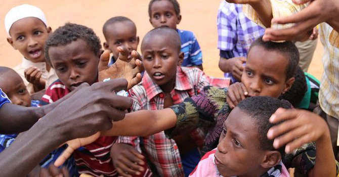 Dünyanın en büyük mülteci kampına ramazan yardımı