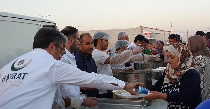 Suriyeli öksüz ve yetimler iftar sofrasında buluştu