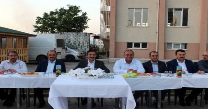 İlim Yayma Cemiyeti, İftar Programı Düzenledi