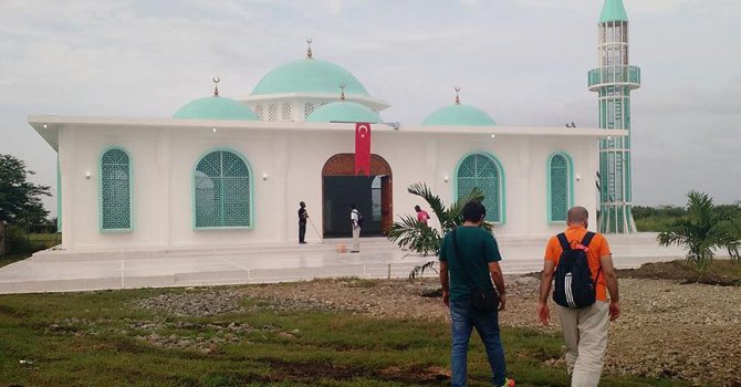 Haiti'nin ilk minareli camisi Boukman Buhara'da ibadete açıldı