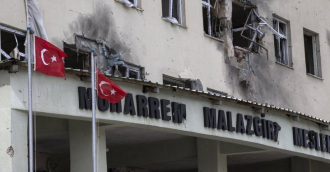 PKK'nın yaktığı okullar yenilenecek