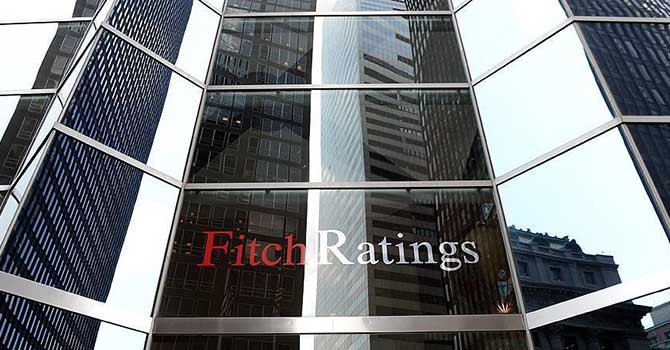 Fitch İngiltere'nin notunu düşürdü