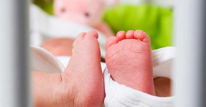 Bebek mamasına maden suyu ekleyin