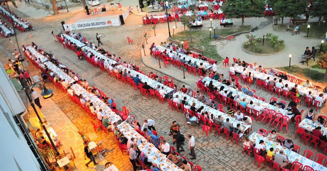 Müslüman ve Hristiyanlar iftarda buluştu