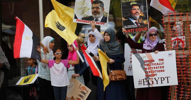 New York'ta 'Mursi hakkında idam kararı' protesto edildi