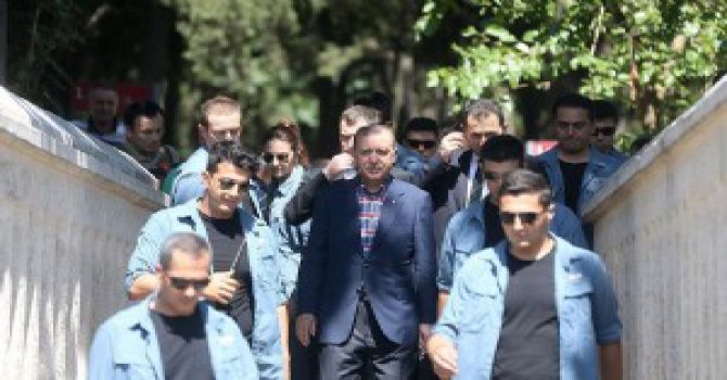 Erdoğan'dan kabir ziyareti!