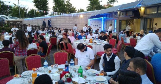 14 ülkeden Müslümanlar iftar yaptı