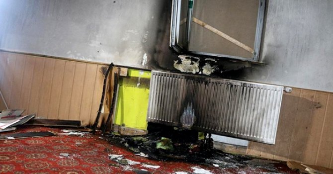 Avusturya'da İslam Düşmanları Cami yaktı!