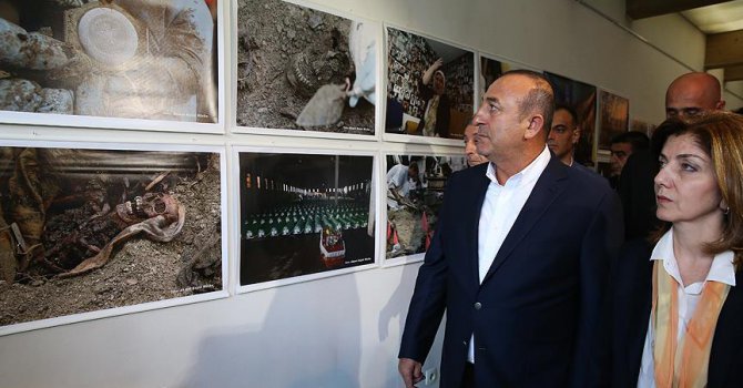 Dışişleri Bakanı Çavuşoğlu Kovaçi Şehitliği'ni ziyaret etti