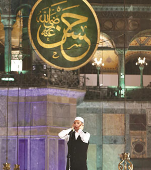 Ayasofya'da ezan okudum namaz da kılmak istiyorum