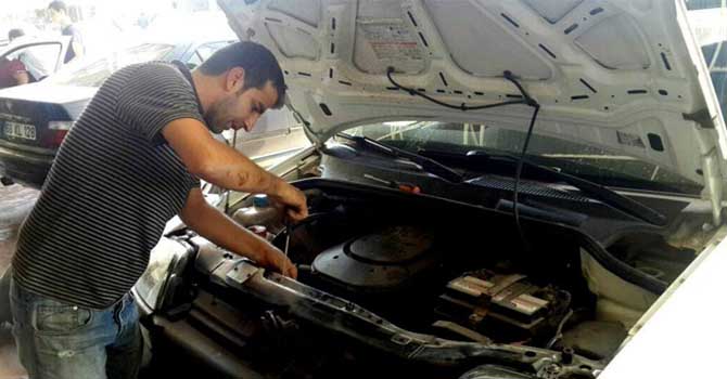 Bayram sonrası tamirhanelerde araç yoğunluğu