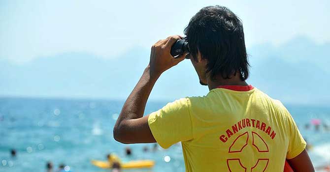 Cankurtaranlar bayramda bin 237 kişiyi boğulmaktan kurtardı