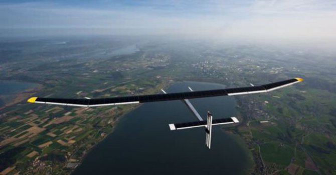 Güneş enersiyle çalışan uçak 13:00'te iniyor