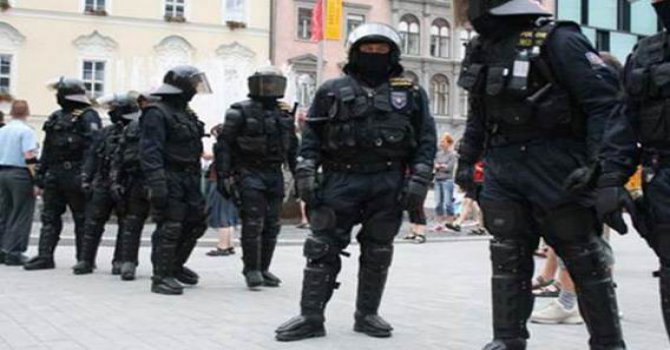 Müslüman sığınmacılara karşı milis güç kuruldu