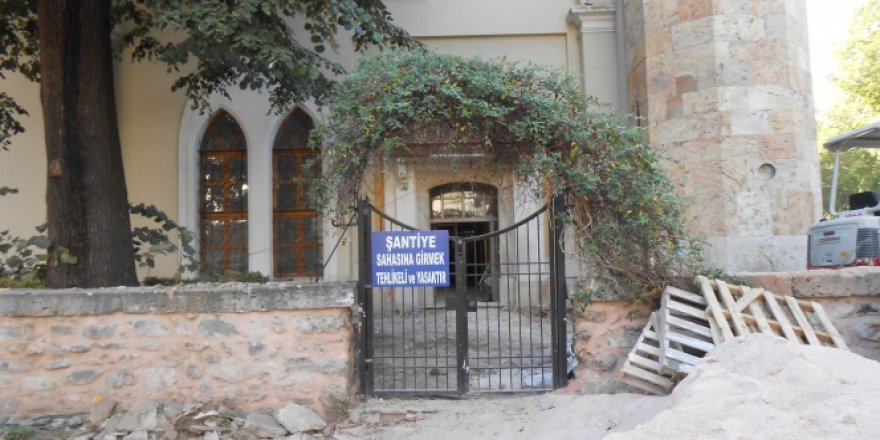 Bursa'da bitmeyen cami restorasyonları cemaati mağdur etti