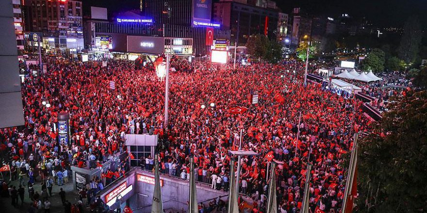 Bütün siyasi partiler bu süreçte omurgalı durmuştur