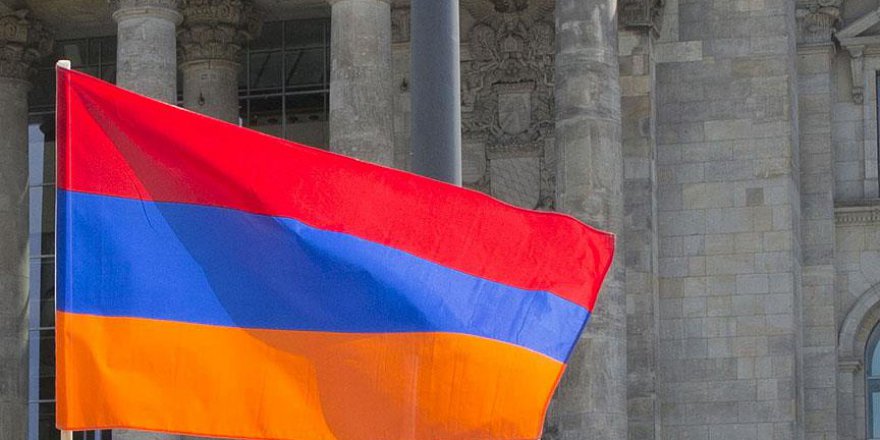 Ermenistan'da 7 kişi rehin alındı