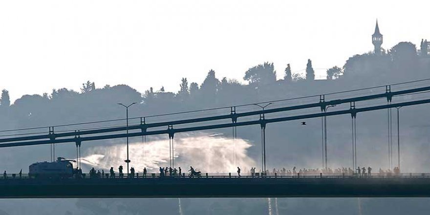 Darbeci komutan: Köprülere tankları ben çıkardım