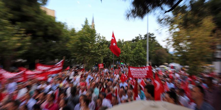 Tiyatro oyuncuları 'Yaşasın Demokrasi' yürüyüşü yapacak