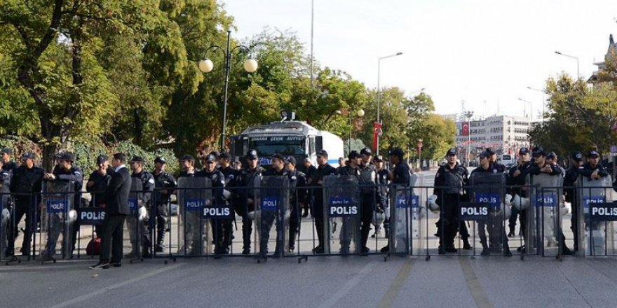Kimse Yok mu Derneği'ne polis baskını