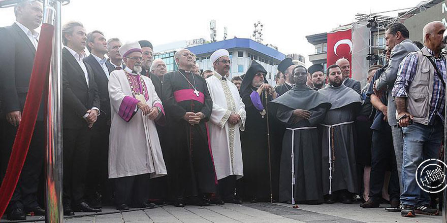 Üç dinin temsilcisi ve konsolosluklar'dan darbe deklarasyonu