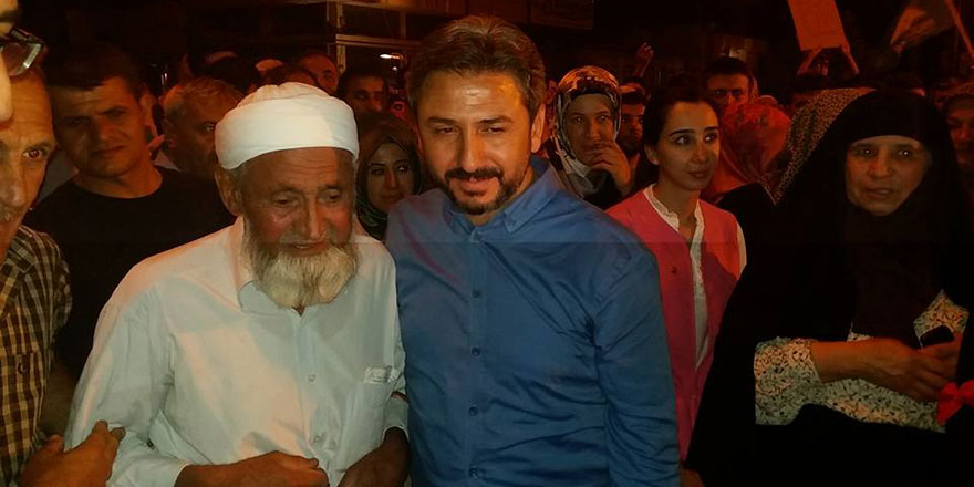 Nur Talebesi Mehmet amca darbeye karşı nöbette