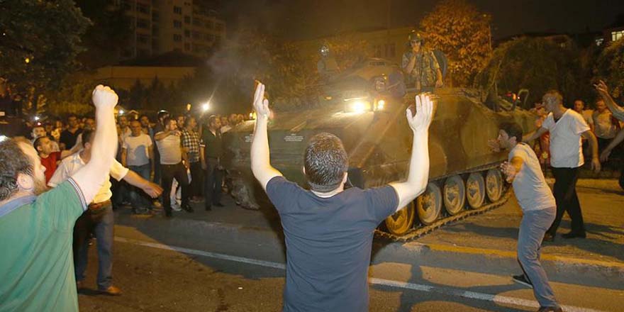 Tankın önüne yatan kahraman Kayseri’de