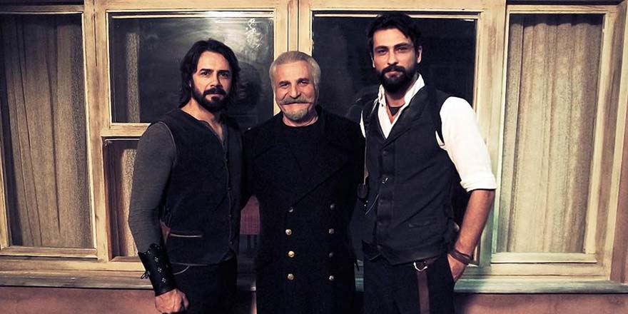 Filinta oyuncularından FETÖ'nün darbe girişimine tepki