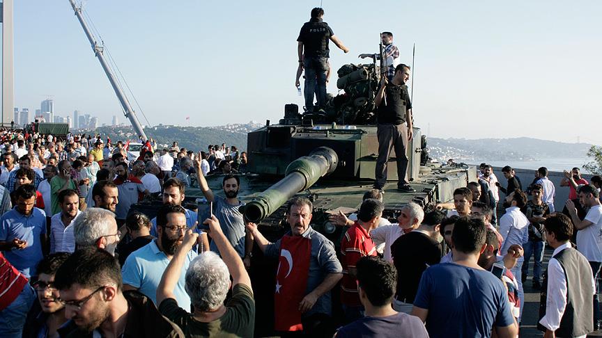 FETÖ'nün darbe girişimine karşı yazarlardan "Şahitlik Bildirisi"