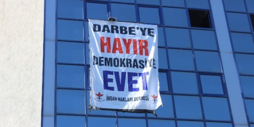 İHD'den Darbeye 'Hayır' Demokrasiye 'Evet' Açıklaması