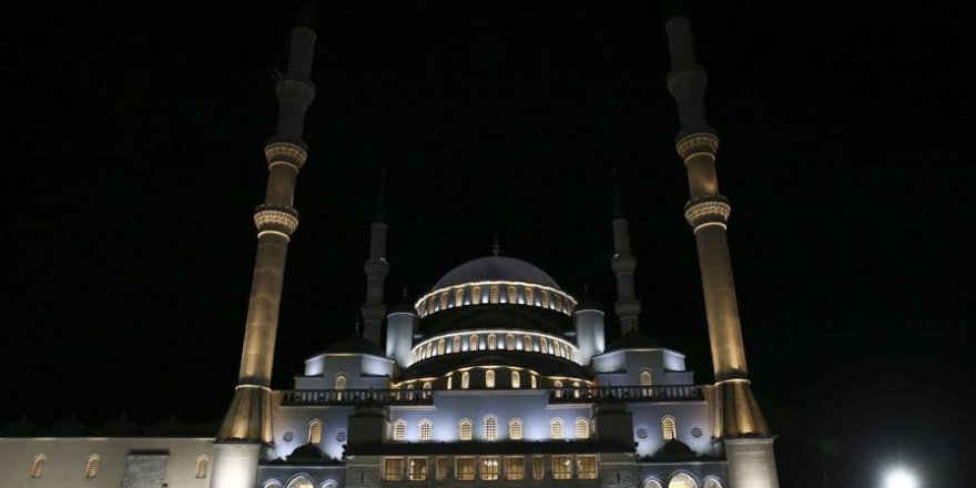 Din görevlileri de darbeye karşı ön saflarda yer aldı