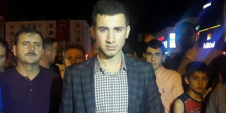 Cumhurbaşkanı Erdoğan'ın alnından öptüğü genç simge oldu