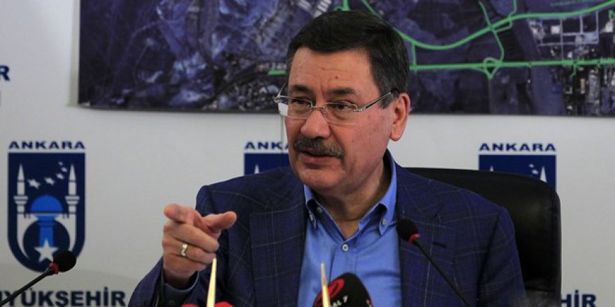 Melih Gökçek'ten canlı yayında 'metro' tweeti.