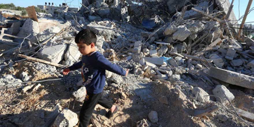 İsrail'den Filistinli çocuklara kıyım
