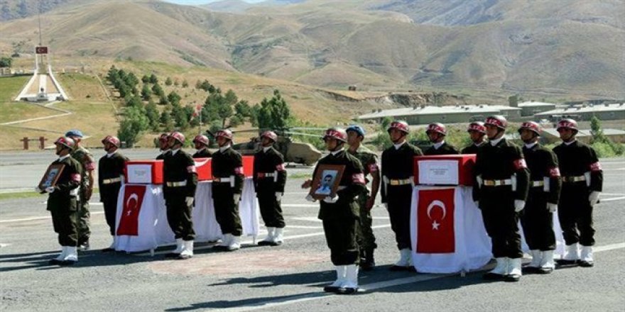 Şehit polisler için tören