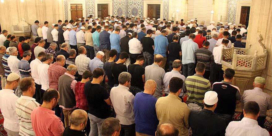 Selimiye Camisi'nde 15 Temmuz şehitleri için dua edildi