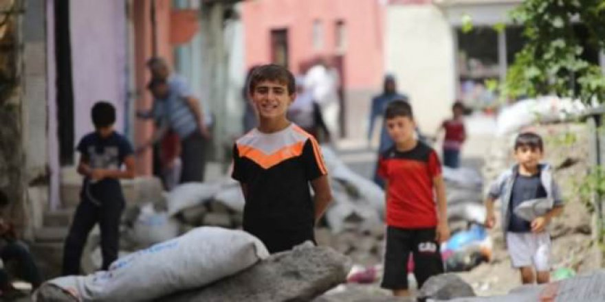 Binlerce çocuk terörle mücadele kurbanı