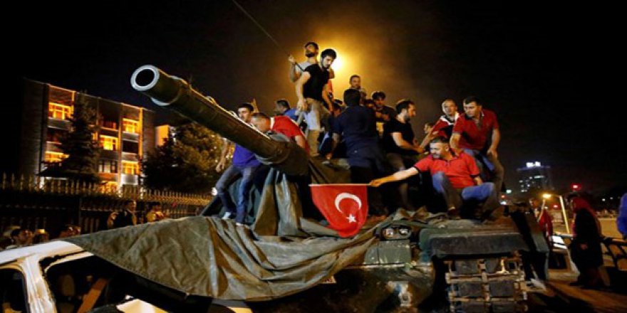 Cephe Sakarya: Darbeye Karşı Kol Kola" Belgeseli Galası