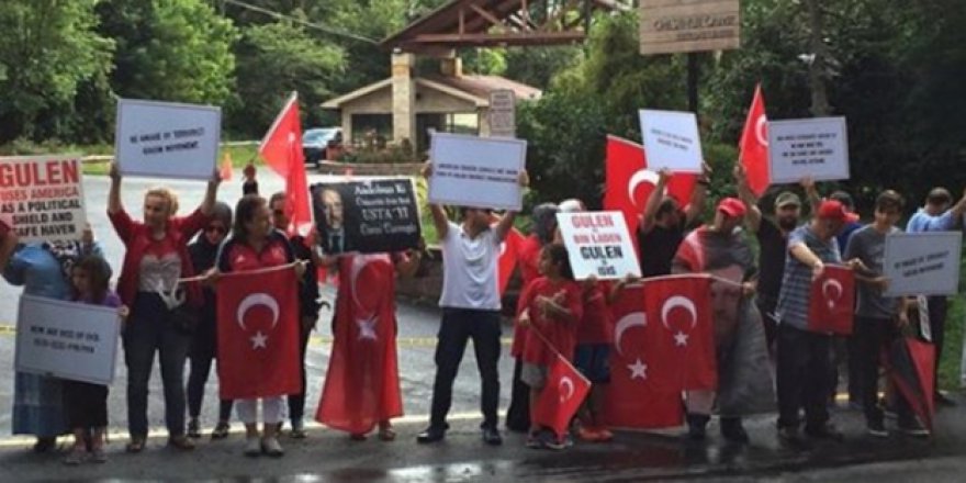 Pensilvanya'da FETÖ Protestosu