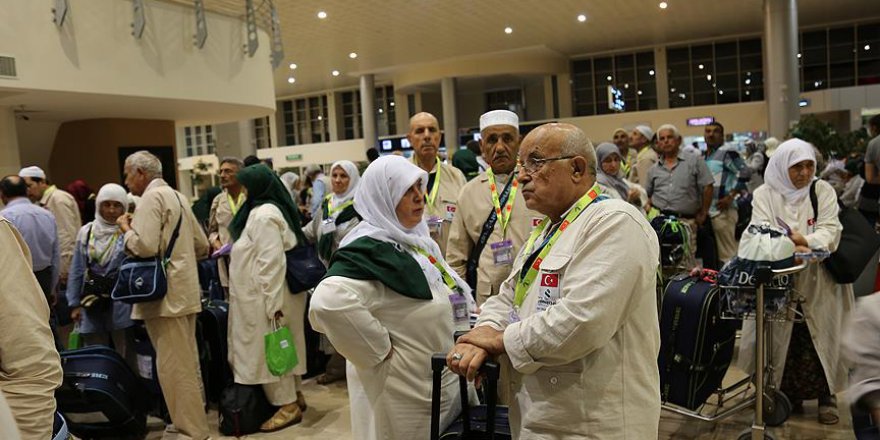 İlk hac kafilesi yola çıktı