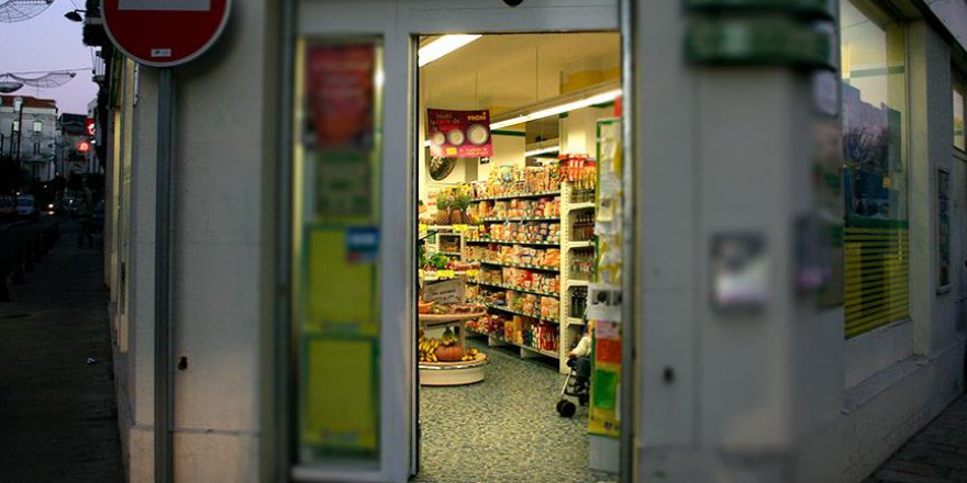 Fransa'da alkol satmayan markete tehdit