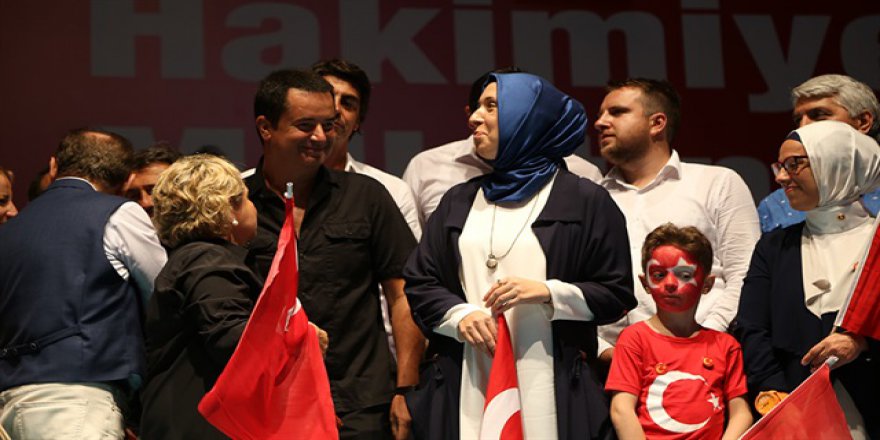 Demokrasi nöbetinde meydanlar tek ses