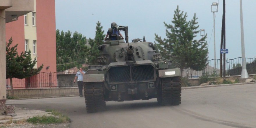 Darbecilerin tankı, kışlaya döndü