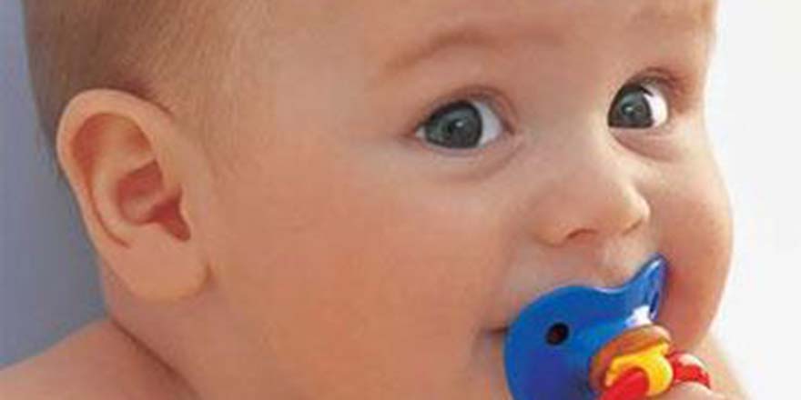 “Emzik bebeği sakinleştirme aracı olarak kullanılmamalı”