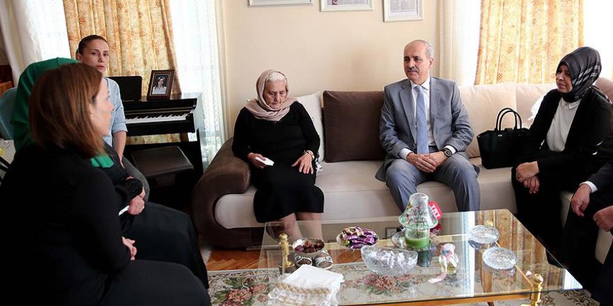 Kurtulmuş şehit ailesini ziyaret etti